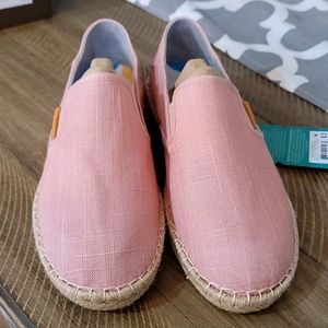 NWT Olukai Pink Shoes 8.5